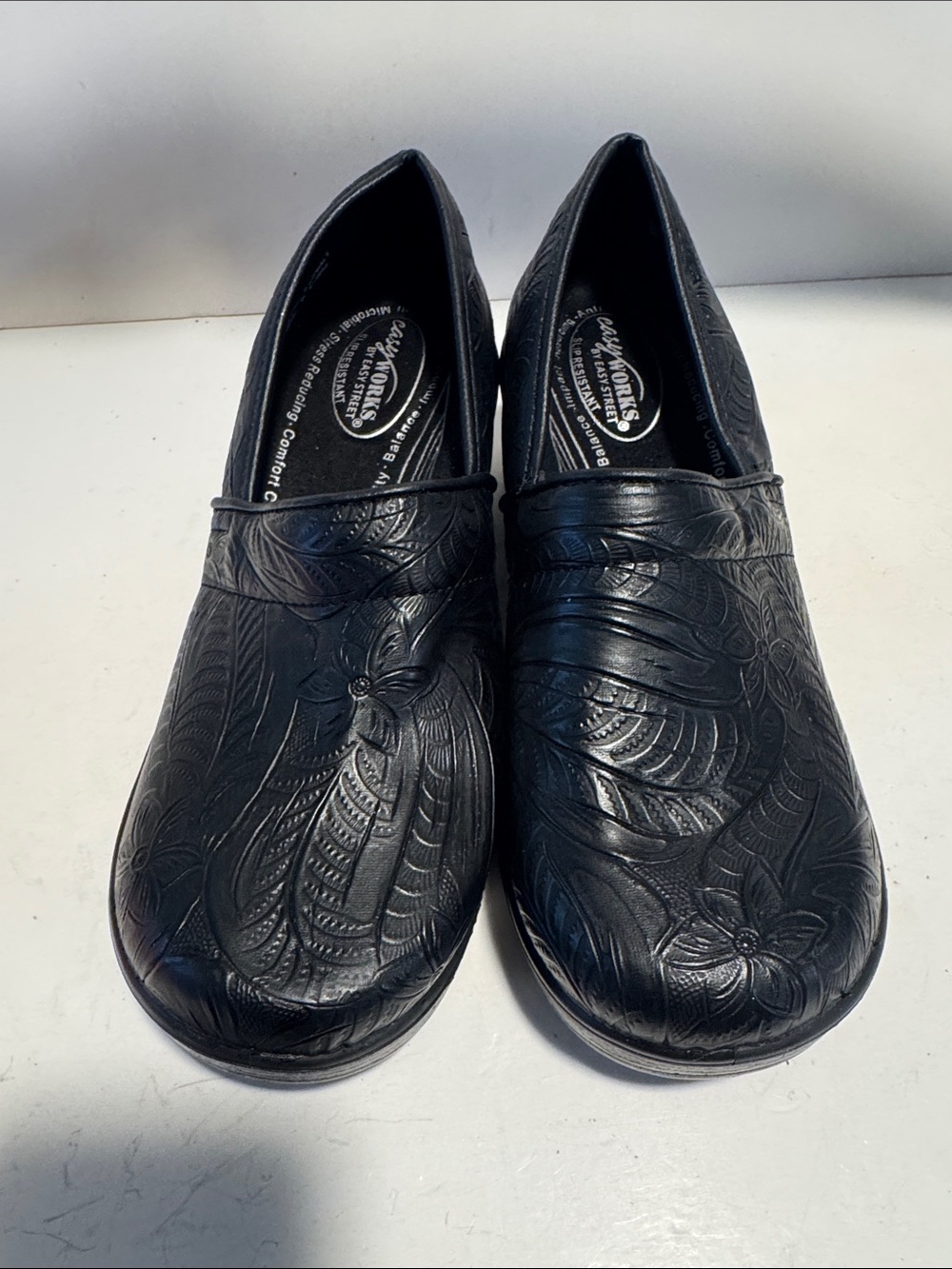 easy street Black Slip-Resistant Comfort Insole Clogs